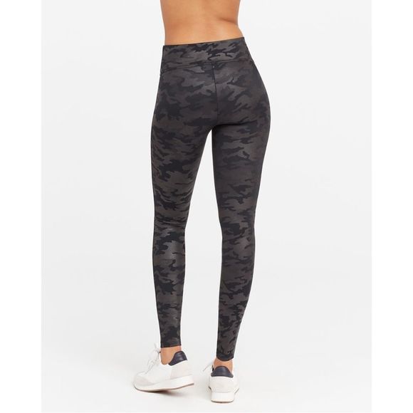 SPANX Faux Leather Camo Leggings Matte Black Size  Large, MSRP $98 - Picture 3 of 13